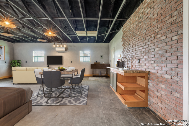 Image 33 of 45 For 8390 Verde N