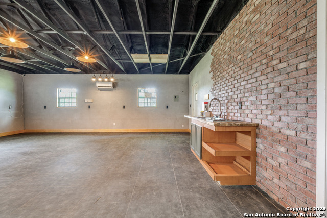 Image 34 of 45 For 8390 Verde N