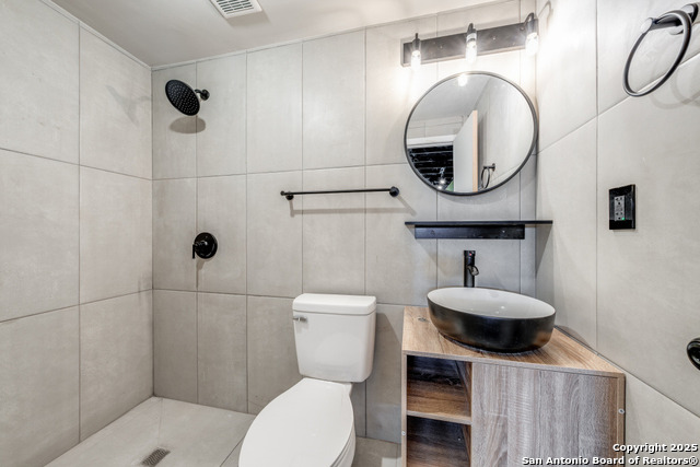 Image 37 of 45 For 8390 Verde N