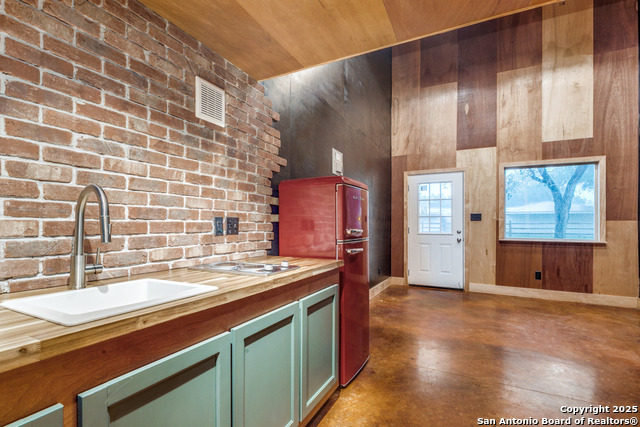 Image 39 of 45 For 8390 Verde N