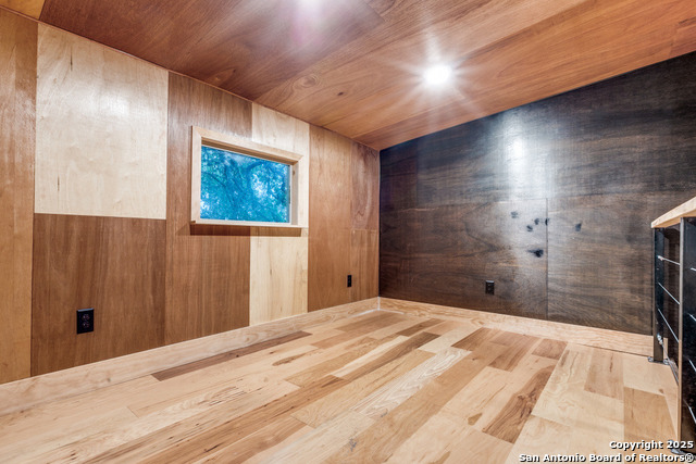 Image 41 of 45 For 8390 Verde N