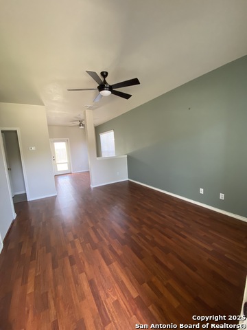 Image 4 of 11 For 826 Brandon Willow