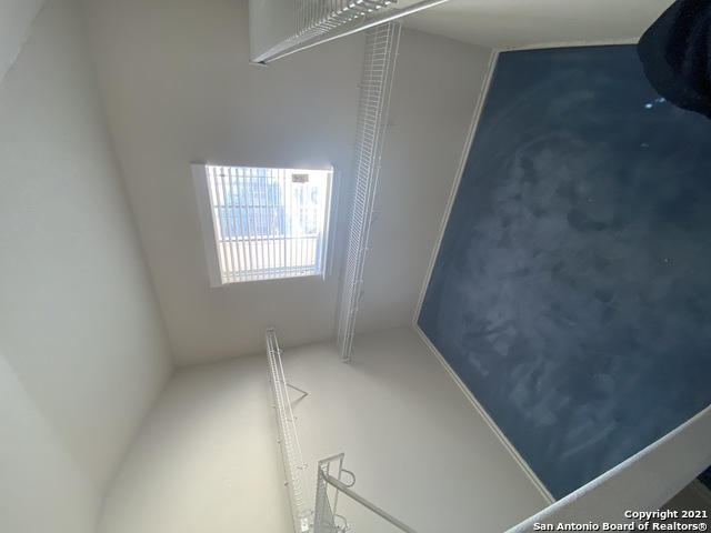 Image 19 of 22 For 707 Sycamore Moon