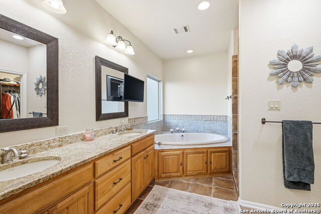 Listing photo id 21 for 3019 Single Peak