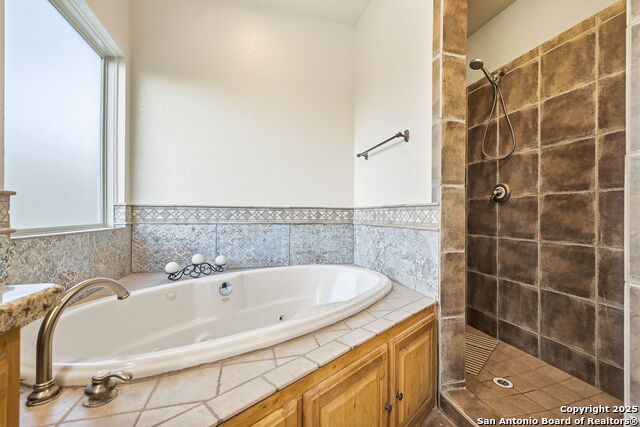 Listing photo id 22 for 3019 Single Peak