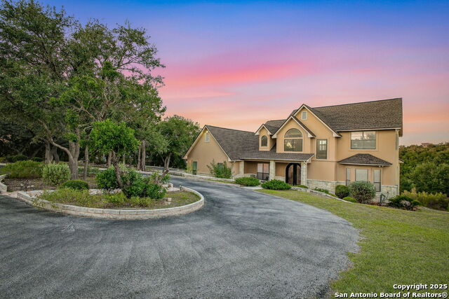 Listing photo id 1 for 3019 Single Peak