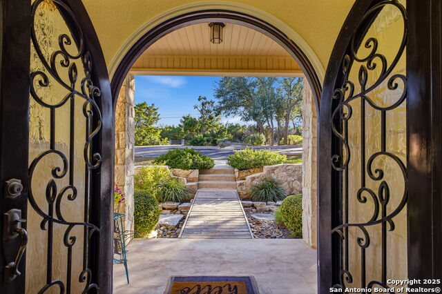 Listing photo id 5 for 3019 Single Peak