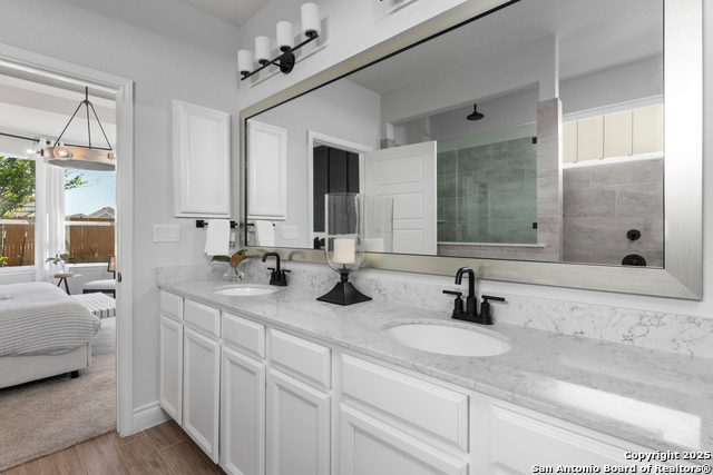 Image 25 of 40 For 4847 Conch Shell