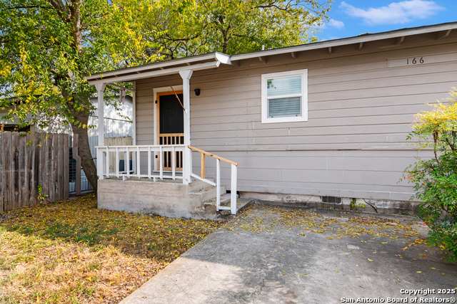 Image 3 of 36 For 166 El Monte