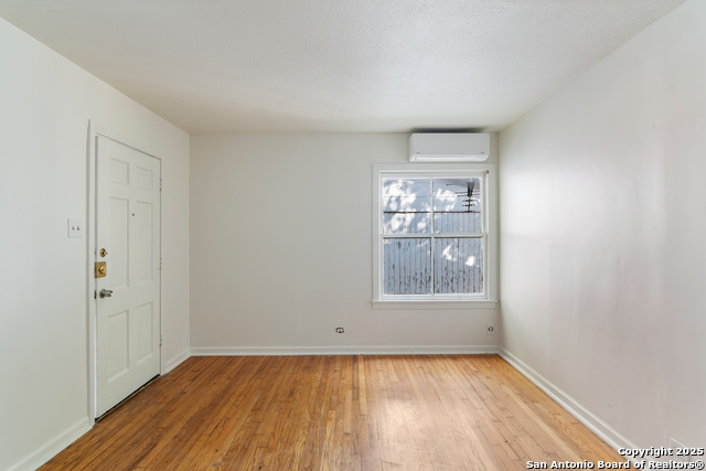 Image 7 of 36 For 166 El Monte