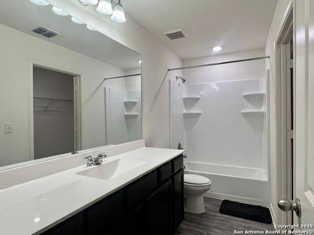 Image 9 of 15 For 5410 Rue Girard