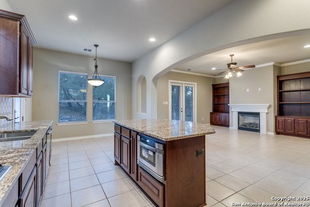 Image 11 of 33 For 18219 Mantle Dr