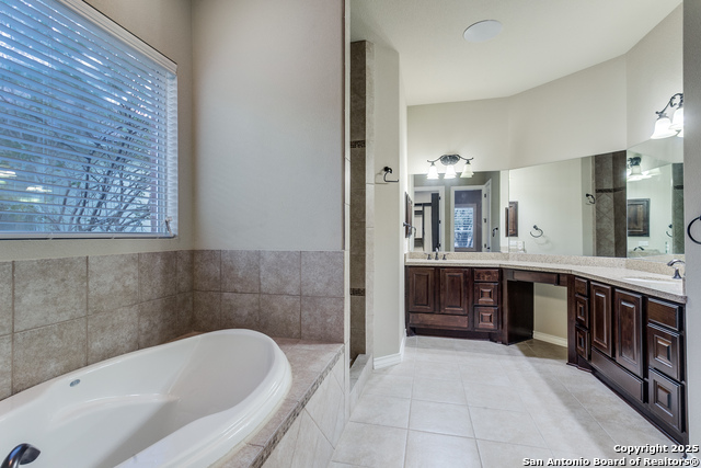 Image 16 of 33 For 18219 Mantle Dr