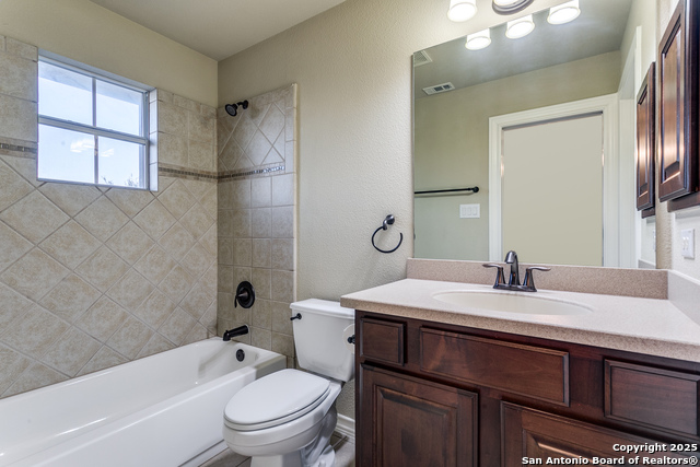 Image 22 of 33 For 18219 Mantle Dr