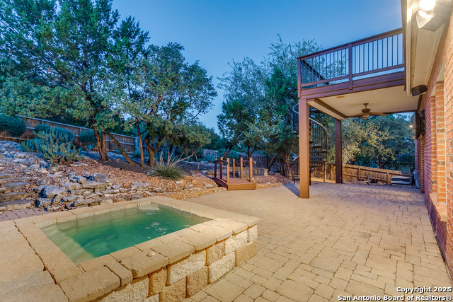 Image 28 of 33 For 18219 Mantle Dr