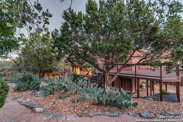 Image 29 of 33 For 18219 Mantle Dr