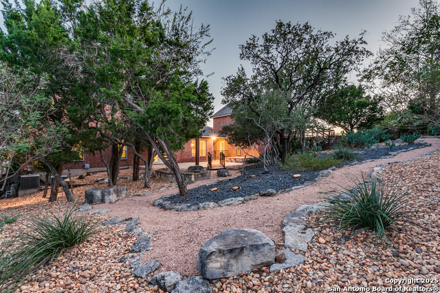 Image 30 of 33 For 18219 Mantle Dr