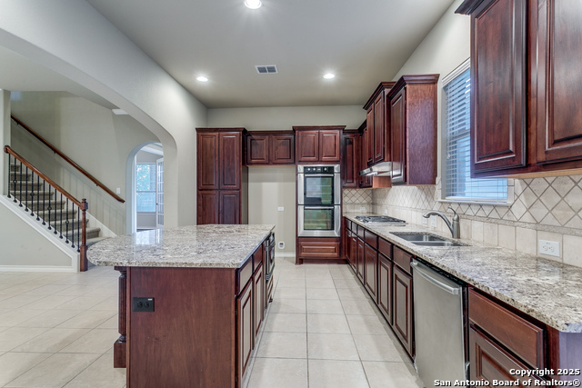 Image 9 of 33 For 18219 Mantle Dr