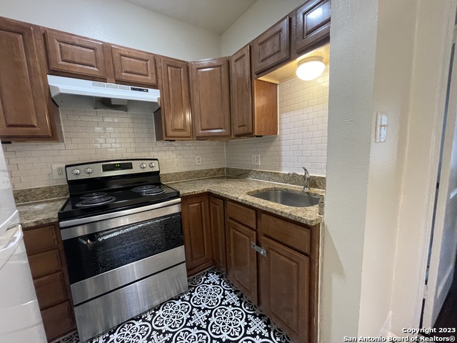 Image 4 of 11 For 235 Barrera St 1