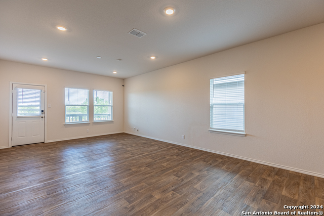 Listing photo id 11 for 13021 Kalinoski