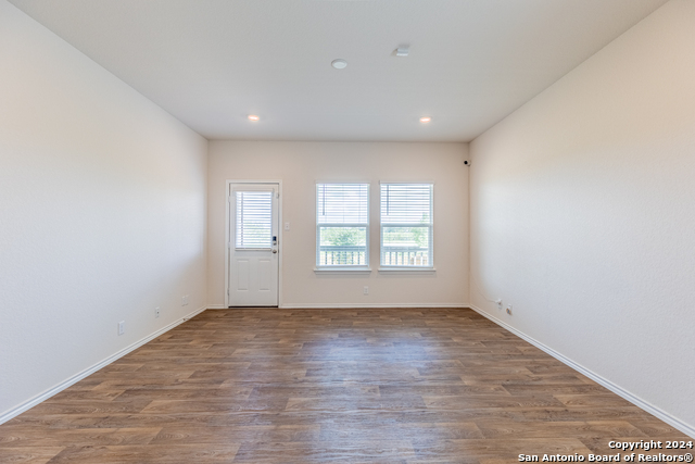 Listing photo id 13 for 13021 Kalinoski