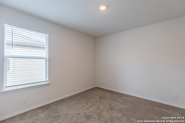 Listing photo id 30 for 13021 Kalinoski