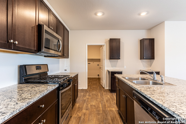 Listing photo id 6 for 13021 Kalinoski