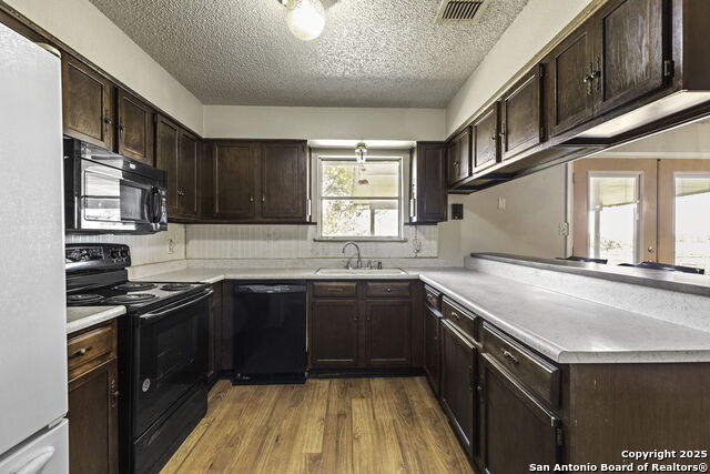 Image 11 of 37 For 171 Big Oak Drive