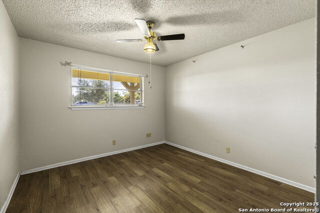 Image 24 of 37 For 171 Big Oak Drive