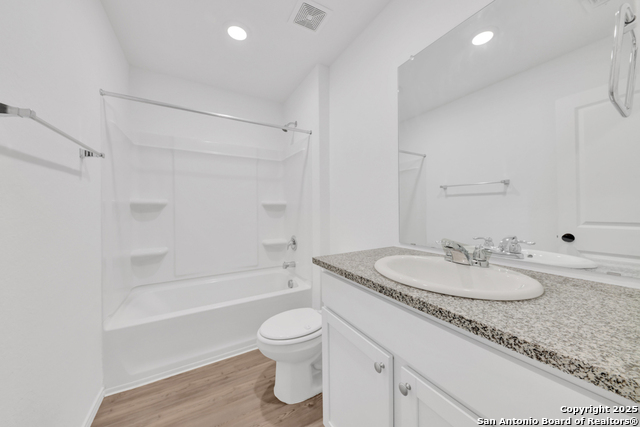 Image 13 of 19 For 6430 Level Flight