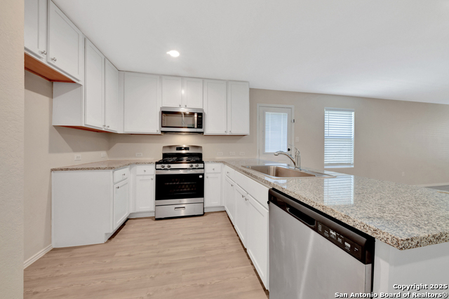 Image 5 of 19 For 6430 Level Flight