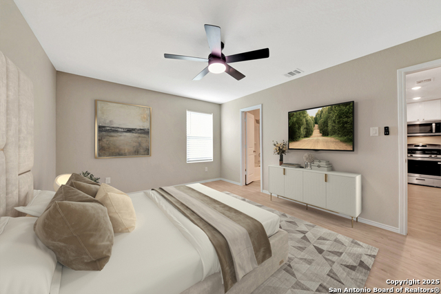 Image 8 of 19 For 6430 Level Flight