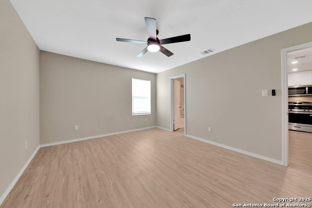 Image 9 of 19 For 6430 Level Flight