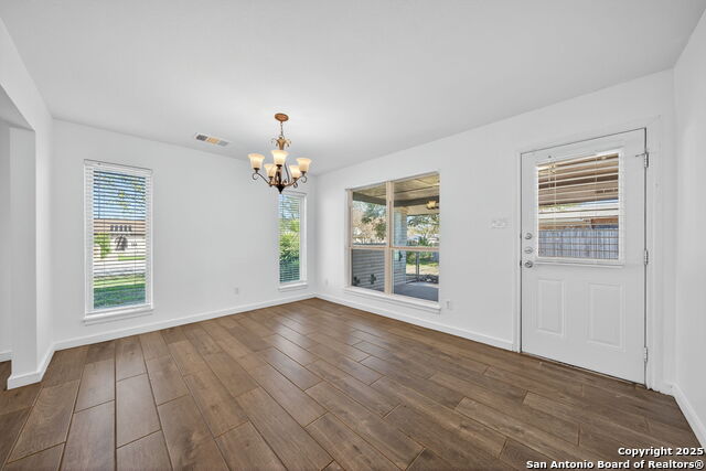 Image 10 of 30 For 405 Tanglewood W