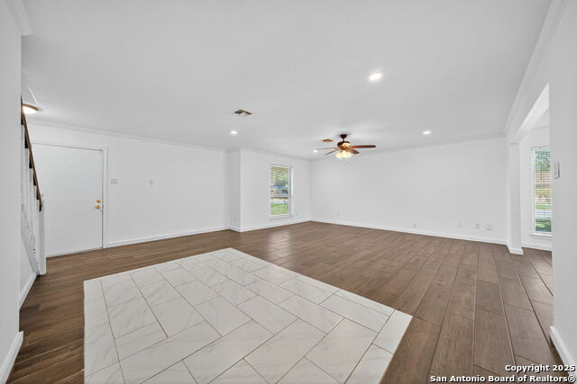 Image 23 of 30 For 405 Tanglewood W