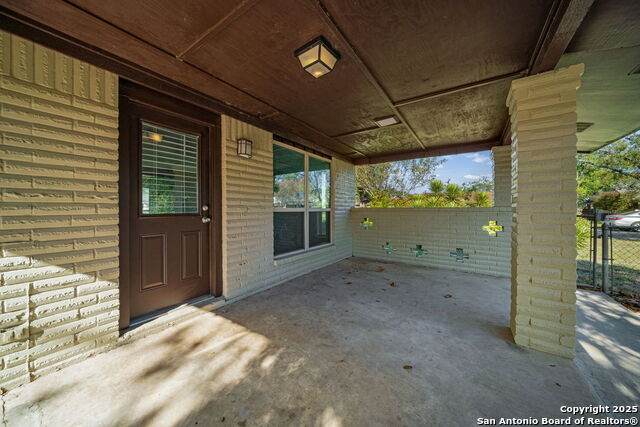 Image 26 of 30 For 405 Tanglewood W