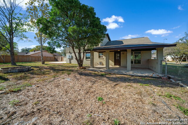 Image 27 of 30 For 405 Tanglewood W