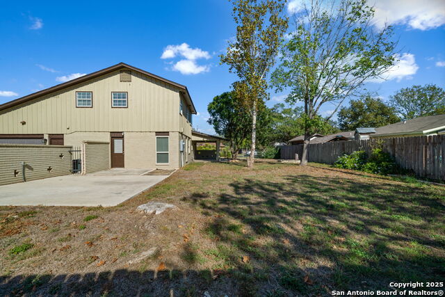 Image 29 of 30 For 405 Tanglewood W