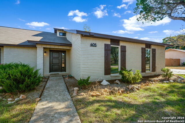 Image 3 of 30 For 405 Tanglewood W