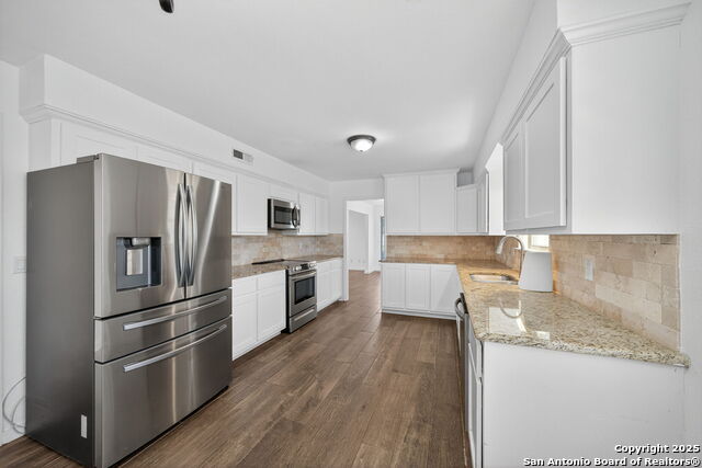 Image 7 of 30 For 405 Tanglewood W