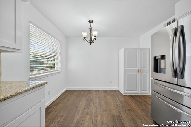 Image 9 of 30 For 405 Tanglewood W