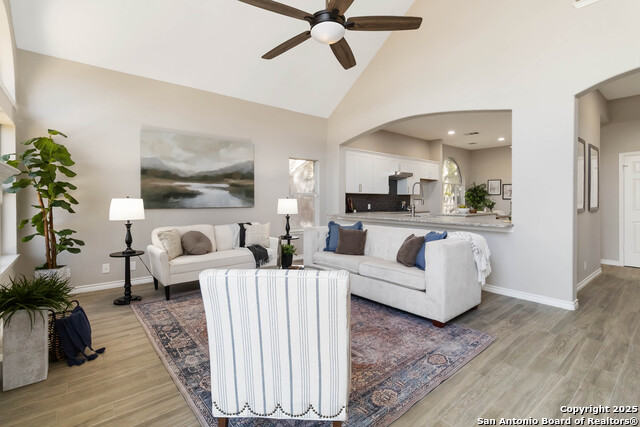 Image 10 of 40 For 14939 Gateview Dr