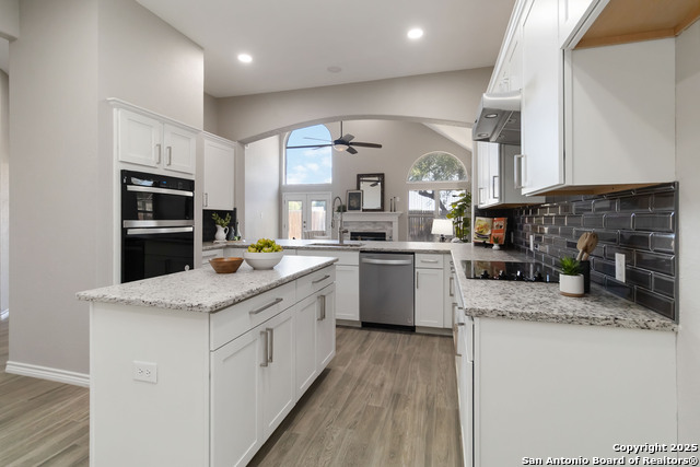 Image 11 of 40 For 14939 Gateview Dr