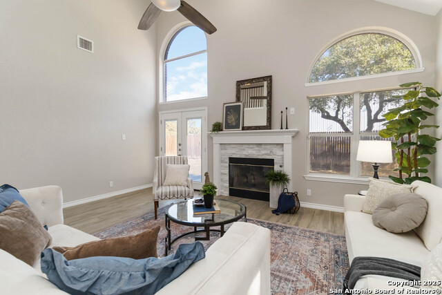 Image 12 of 40 For 14939 Gateview Dr