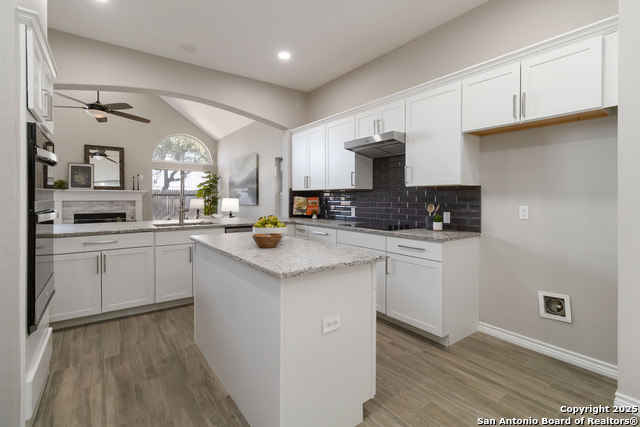 Image 15 of 40 For 14939 Gateview Dr