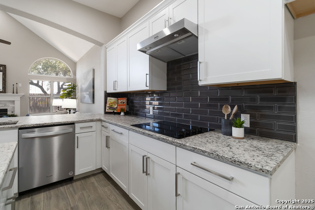 Image 16 of 40 For 14939 Gateview Dr