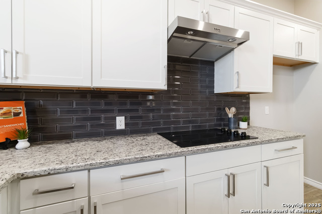 Image 17 of 40 For 14939 Gateview Dr