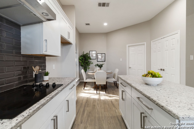 Image 22 of 40 For 14939 Gateview Dr