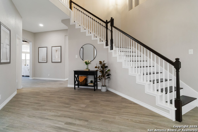 Image 3 of 40 For 14939 Gateview Dr