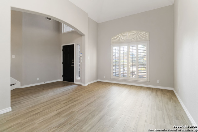 Image 7 of 40 For 14939 Gateview Dr